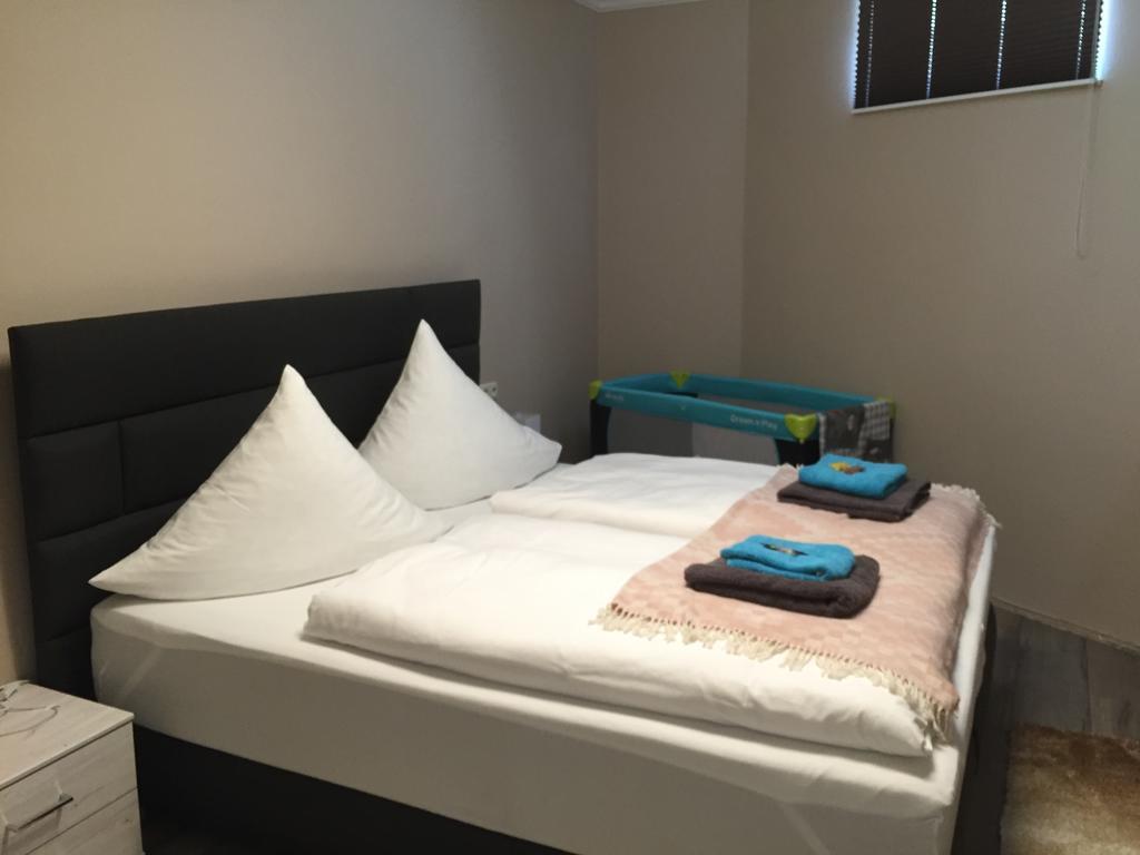 Ferienwohnung Wuerzburg, Wuerzburg Sanderau ภายนอก รูปภาพ